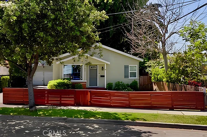 3131 Livonia Ave — Photo 1