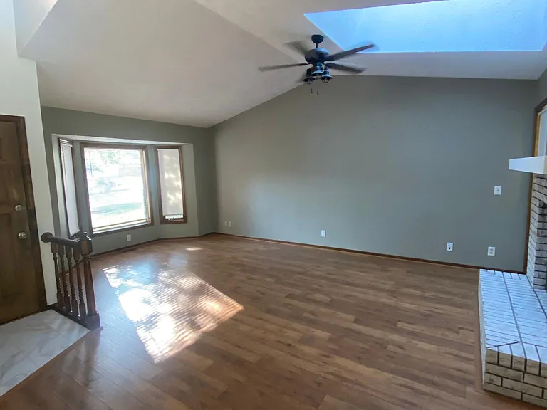 12916 S 28th Ave — Photo 3