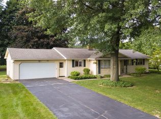 79 City View Dr, Rochester, NY 14625