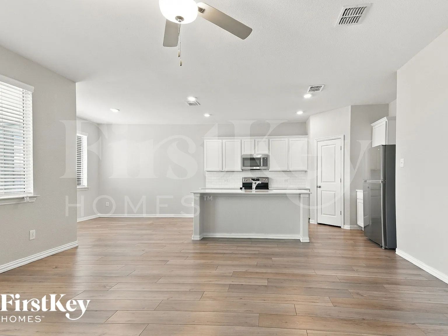 4 bed, 2.0 bath, 1809 sqft, $1,845 — Photo 4