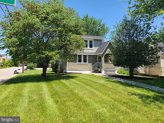 5th image of 1700 Goodview Rd