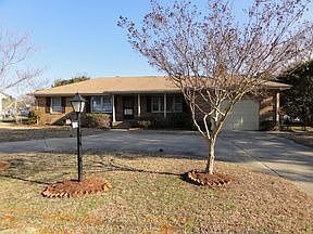 4th image of 2124 E Admiral Dr