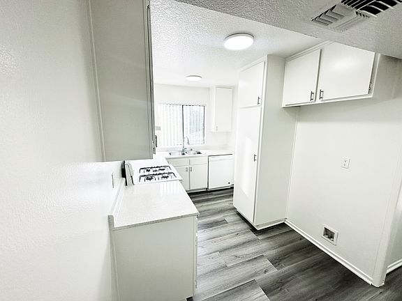 4th image of 13518 Burbank Blvd #101