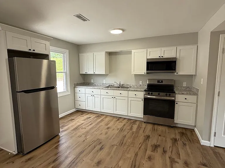 2834 Independence St — Photo 10