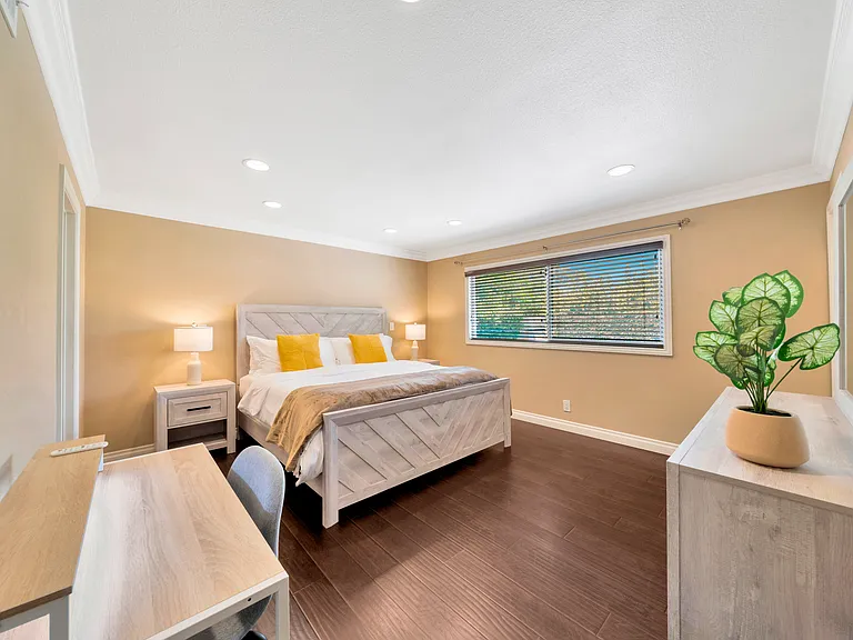 13341 Cromwell Dr — Photo 29