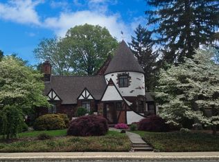 933 Ridgewood Rd, Millburn, NJ 07041