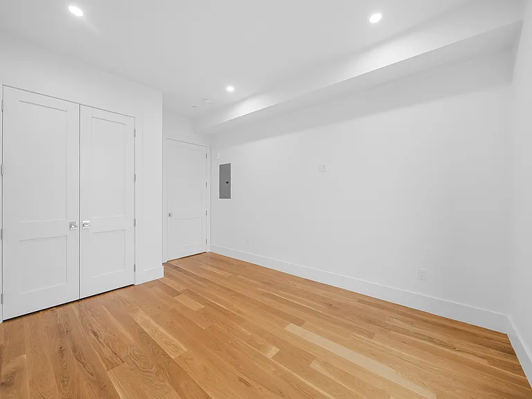 Residencies at 218-220 Old Colony Avenue — Photo 26
