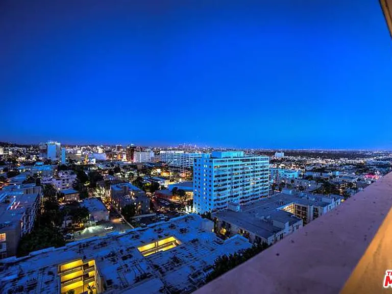 7250 Franklin Ave #702 — Photo 33