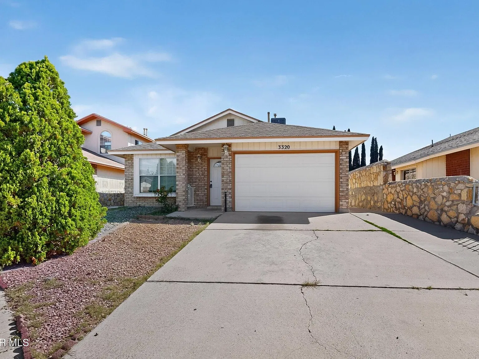 3 bed, 2.0 bath, 1158 sqft, $1,450 — Photo 1