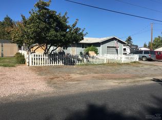 2513 SW 24th St, Redmond, OR 97756