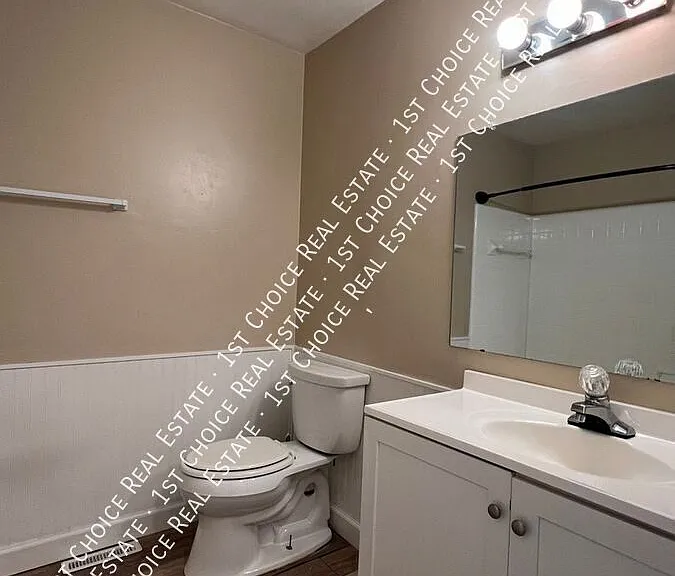 702 S Canal Rd — Photo 12