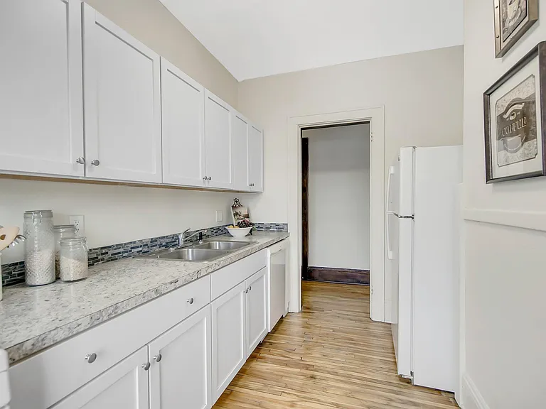 2107 Hennepin Ave #11 — Photo 15