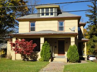 163 E College Ave, Pleasant Gap, PA 16823