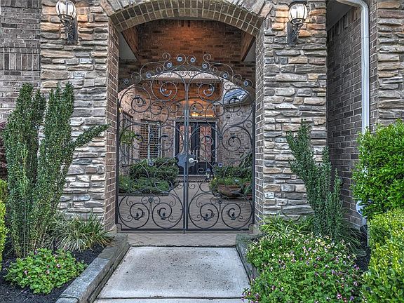 3rd image of 20644 Southwood Oaks Dr