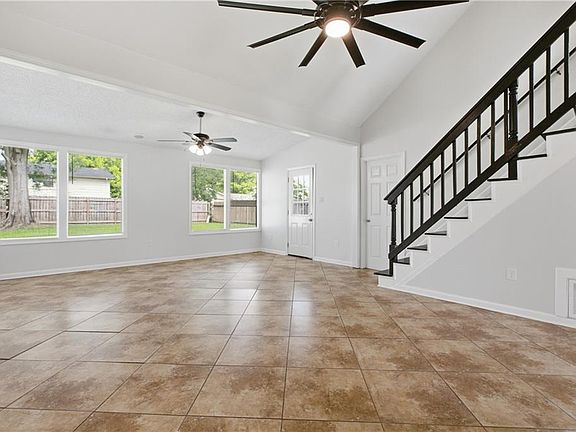 5th image of 1825 Acadia Dr