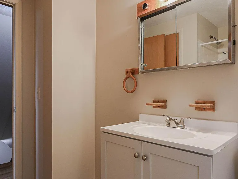 8209 Hillside Dr — Photo 30