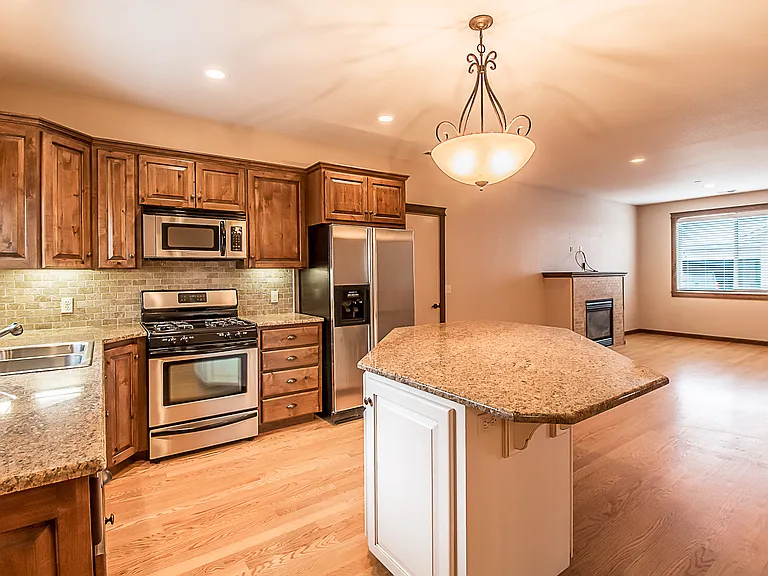 1462 E Mordyl Loop — Photo 4