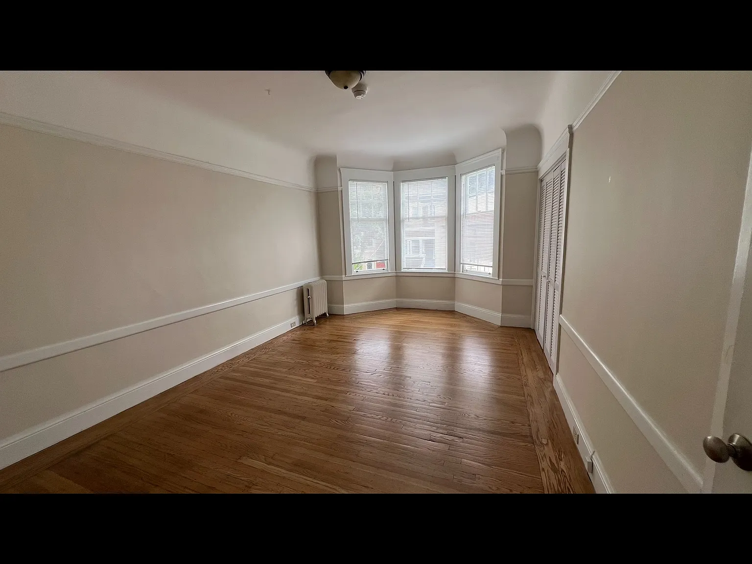 Studio, $2,700 — Photo 2