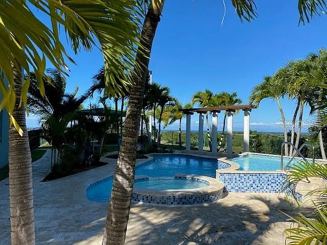 VISTA DEL MAR LUXURY Barrio Arenales Road 110 #C 201 — Photo 9