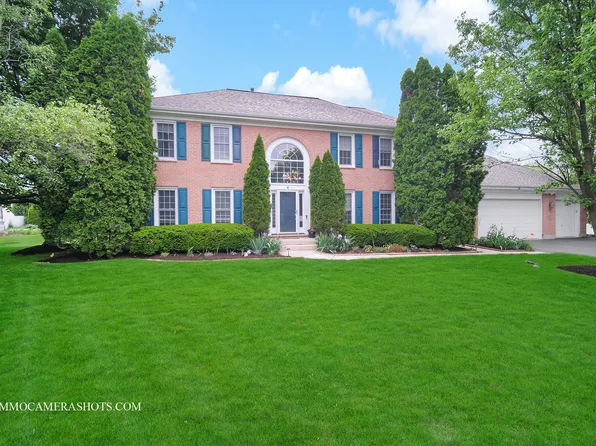 4 Dryden Ct, Algonquin, IL 60102