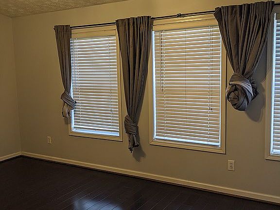 2nd image of 506 Lantern Wood Dr