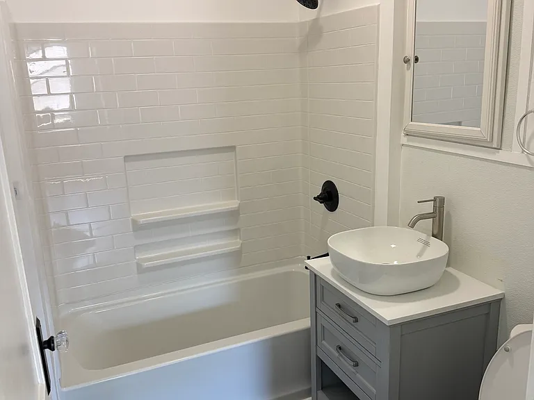 115 Melrose Ave S #2 — Photo 12