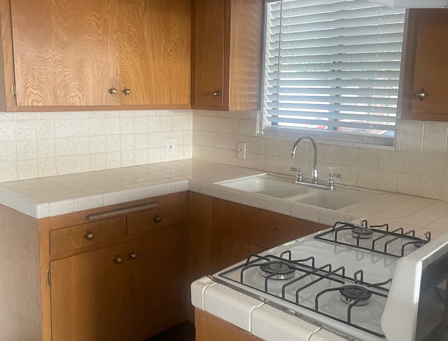 Studio, 400 sqft, $1,695 — Photo 2