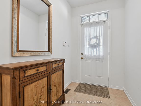 3rd image of 162 Maple Key Point