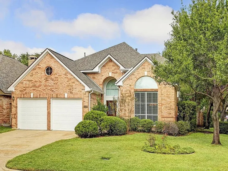 6902 Afton Woods Dr — Photo 1
