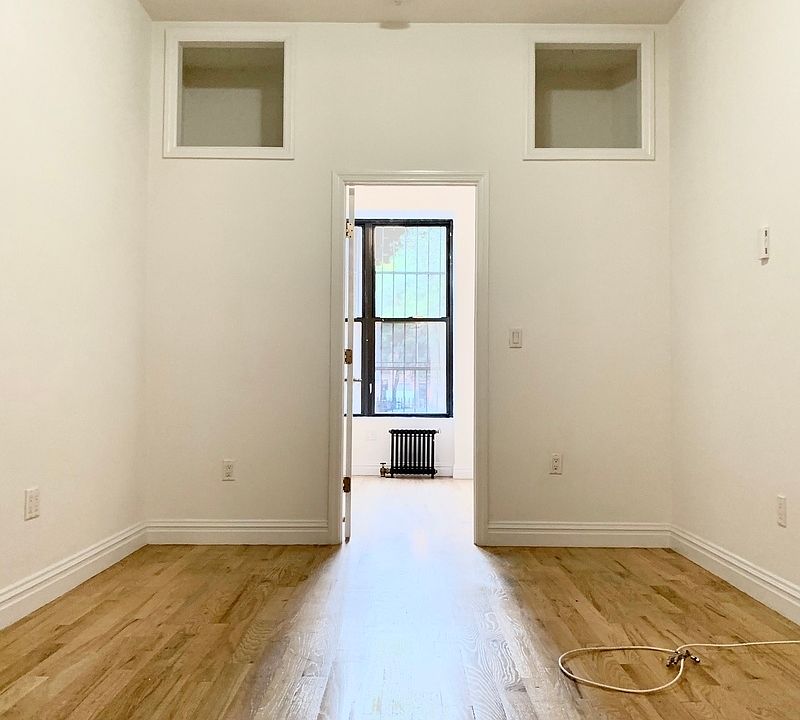 1st image of 224 E 27th St APT 1A