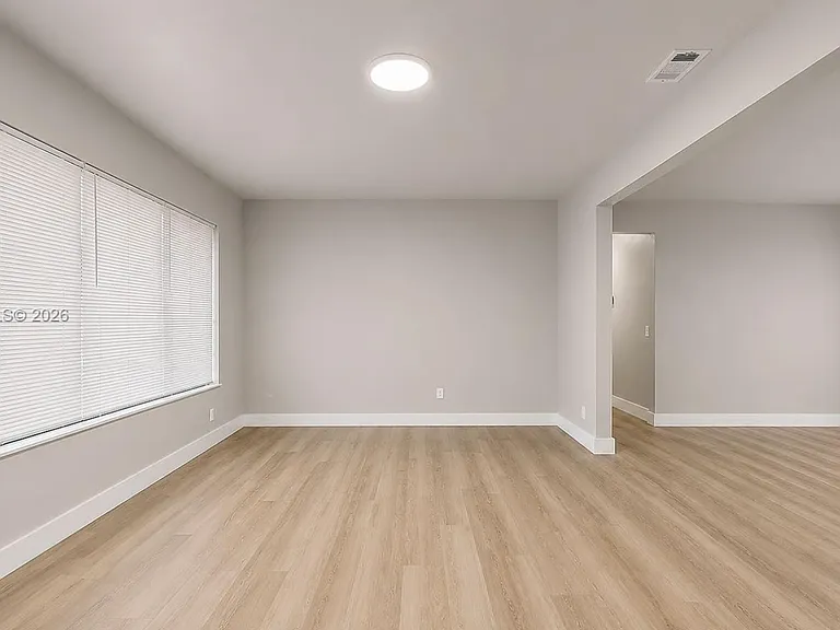 101 W 11th St #8 — Photo 13