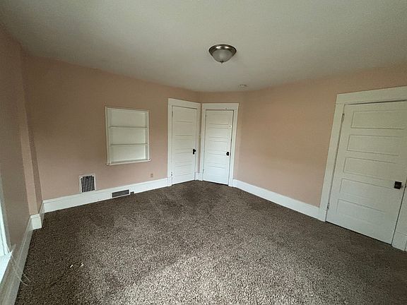 4th image of 326 3rd Ave S