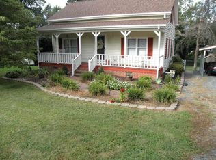 1043 Hub Morris Rd, Randleman, NC 27317