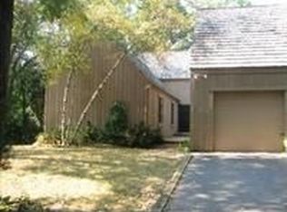 428 Brookmont Ln, North Barrington, IL 60010