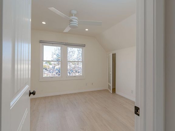 5th image of 4410 Park Blvd Unit B