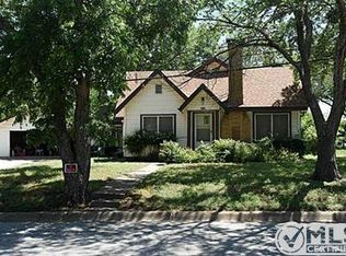 721 W College St, Grapevine, TX 76051