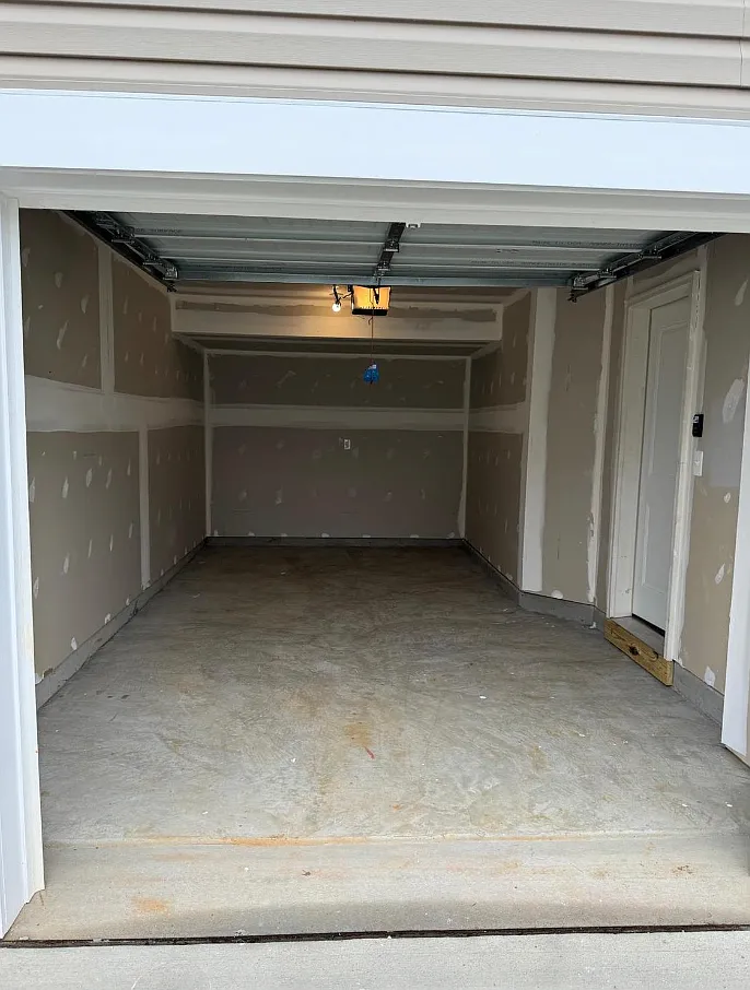 3 bed, 2042 sqft, $2,000 — Photo 3