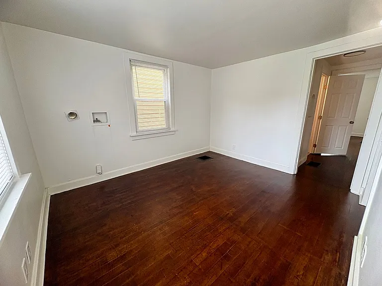 423 W Penn St — Photo 10