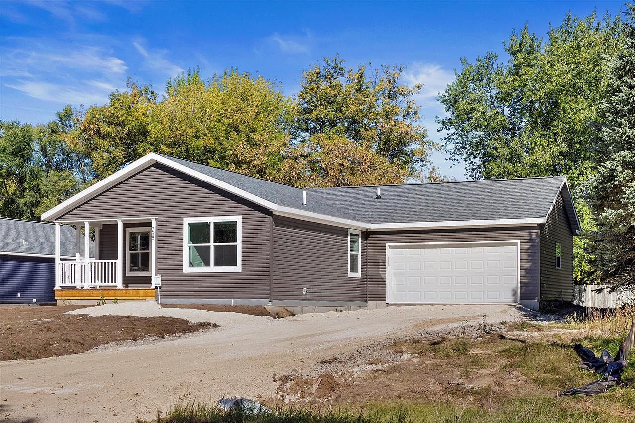 258 Connie DRIVE, West Bend, WI 53090 MLS 1895367 Zillow