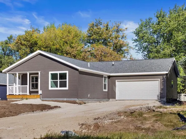 258 Connie DRIVE, West Bend, WI 53090