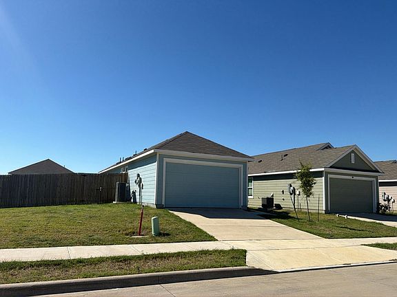 3rd image of 111 Wheatgrass Ln