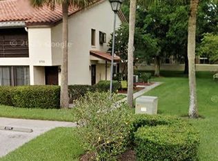 5719 Gardens Dr, Sarasota, FL 34243