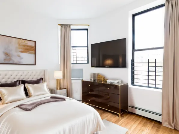 579 East 168th Street image 4 of 17