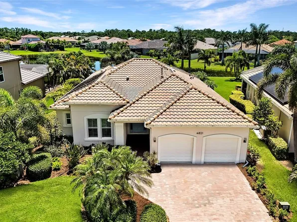 4821 Royal Dornoch Cir, Bradenton, FL 34211