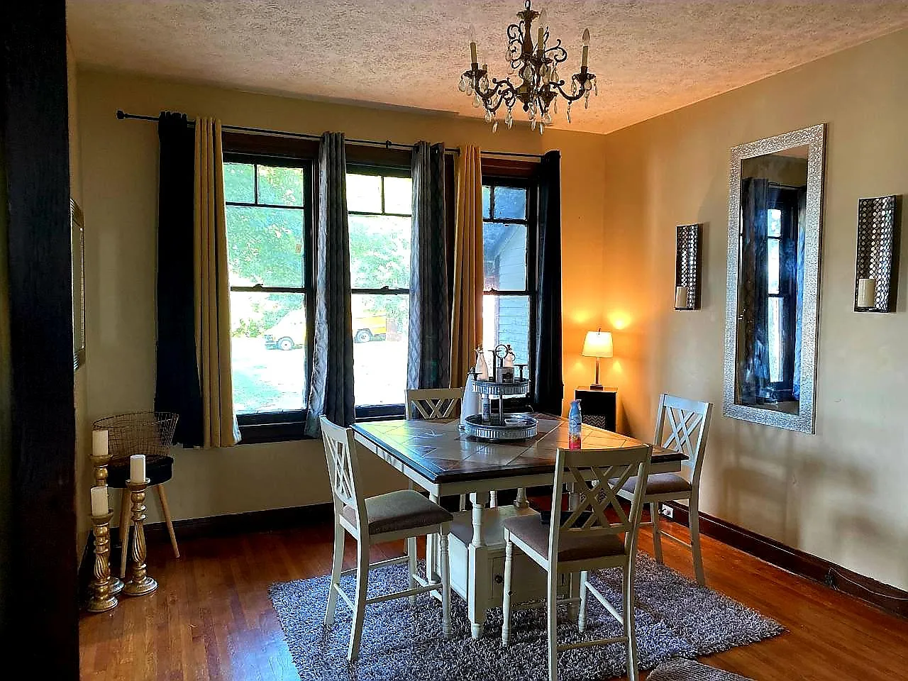 4 bed, 3120 sqft, $1,100 — Photo 3