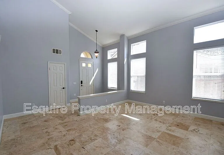 1763 Alta Vista Pl — Photo 2