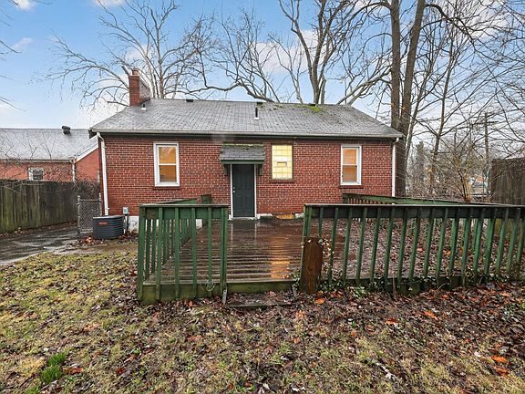 5th image of 1166 Groesbeck Rd