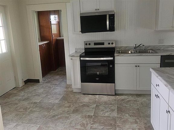 3rd image of 1105 E 5th St
