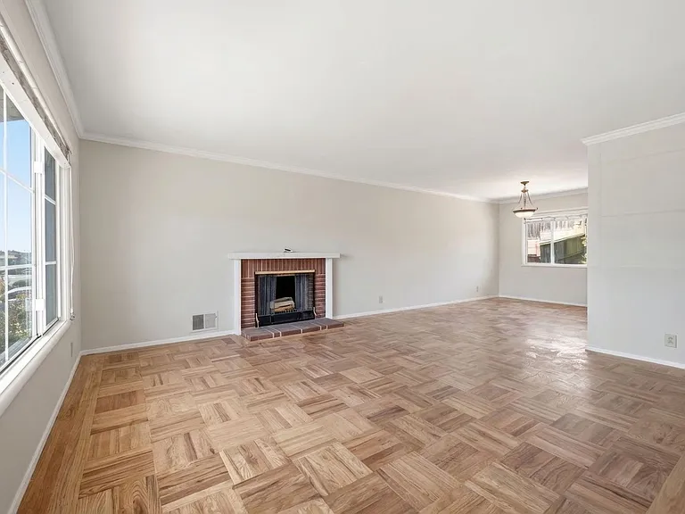435 Alhambra Rd — Photo 32