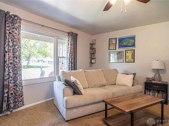 5th image of 4010 Willow Creek Dr